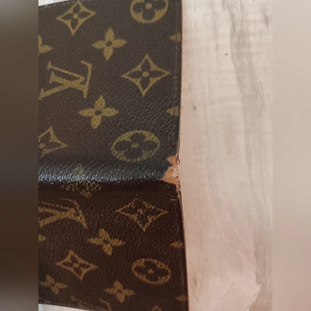 Louis Vuitton Monogram Bi Fold Wallet  Authentic Unisex - Picture 3 of 8